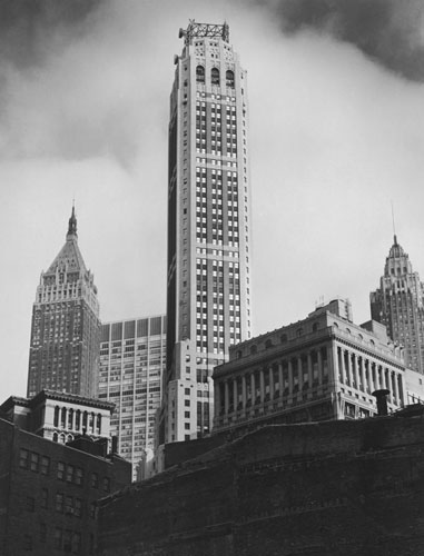 Exchange Place from Pearl Street, 1981.Left: 40 Wall Street. Center: 20 Exchange Place, City Bank Farmers Trust Building.Right: 70 Pine Street.