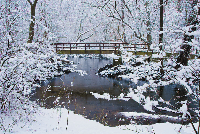 Boundary Bridge spans Rock Creek. (© Susan Austin Roth)