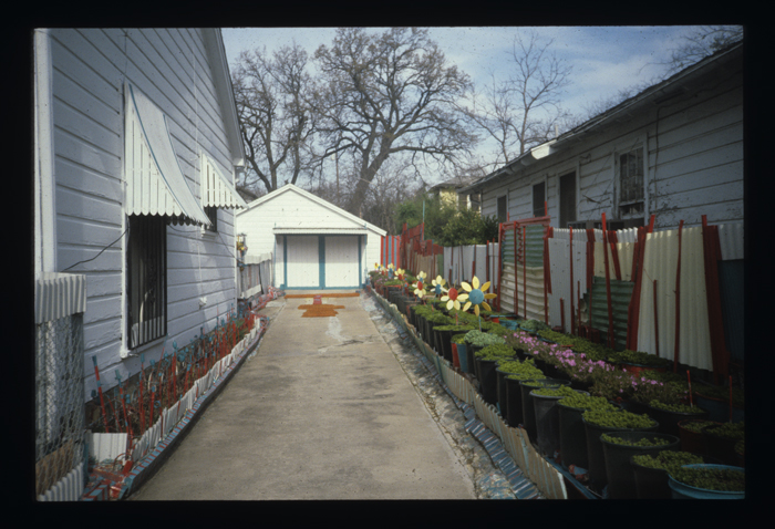 House, Black Dallas, [Texas], March 1987. [No slide number.] From the J. B. Jackson Pictorial Materials Collection (Wilson Collection), Center for Southwest Research and the School of Architecture and Planning, University of New Mexico, Albuquerque, and used by permission.