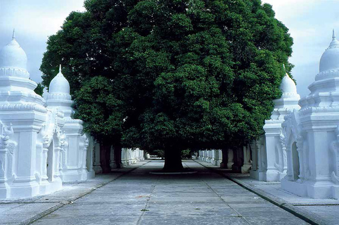 Kuthodaw Pagoda, Mandalay, Myanmar (Burma), 2003.