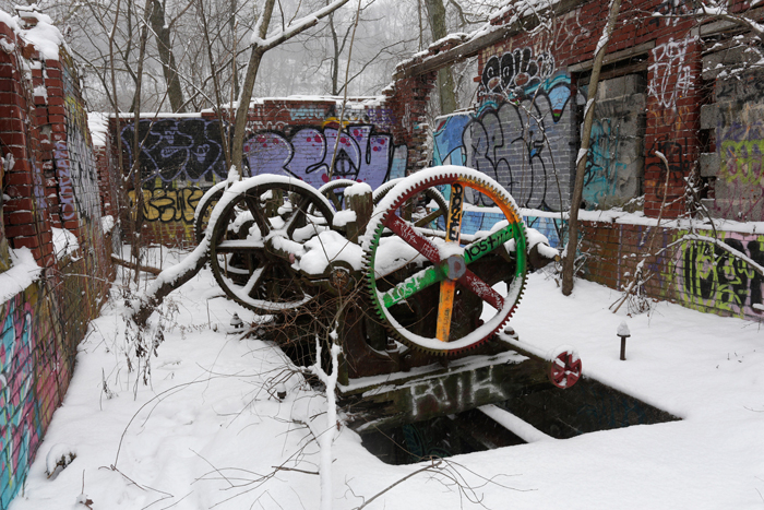 Gears in a sluice house at Lock 68, Manayunk, 2017.