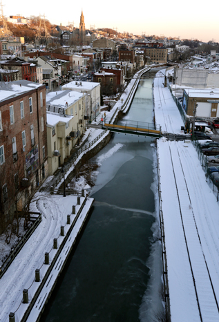 Manayunk Canal, looking downstream from the trail on a former Pennsylvania Railroad bridge, Manayunk 2014.