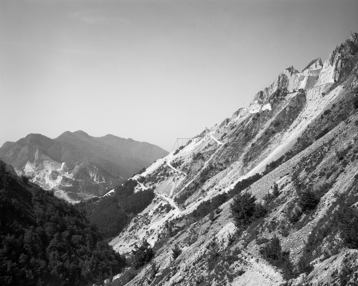 Looking into Cava di Gioia from Cava di Ravalunga, Bacino di Colonnata Basin, 2002.